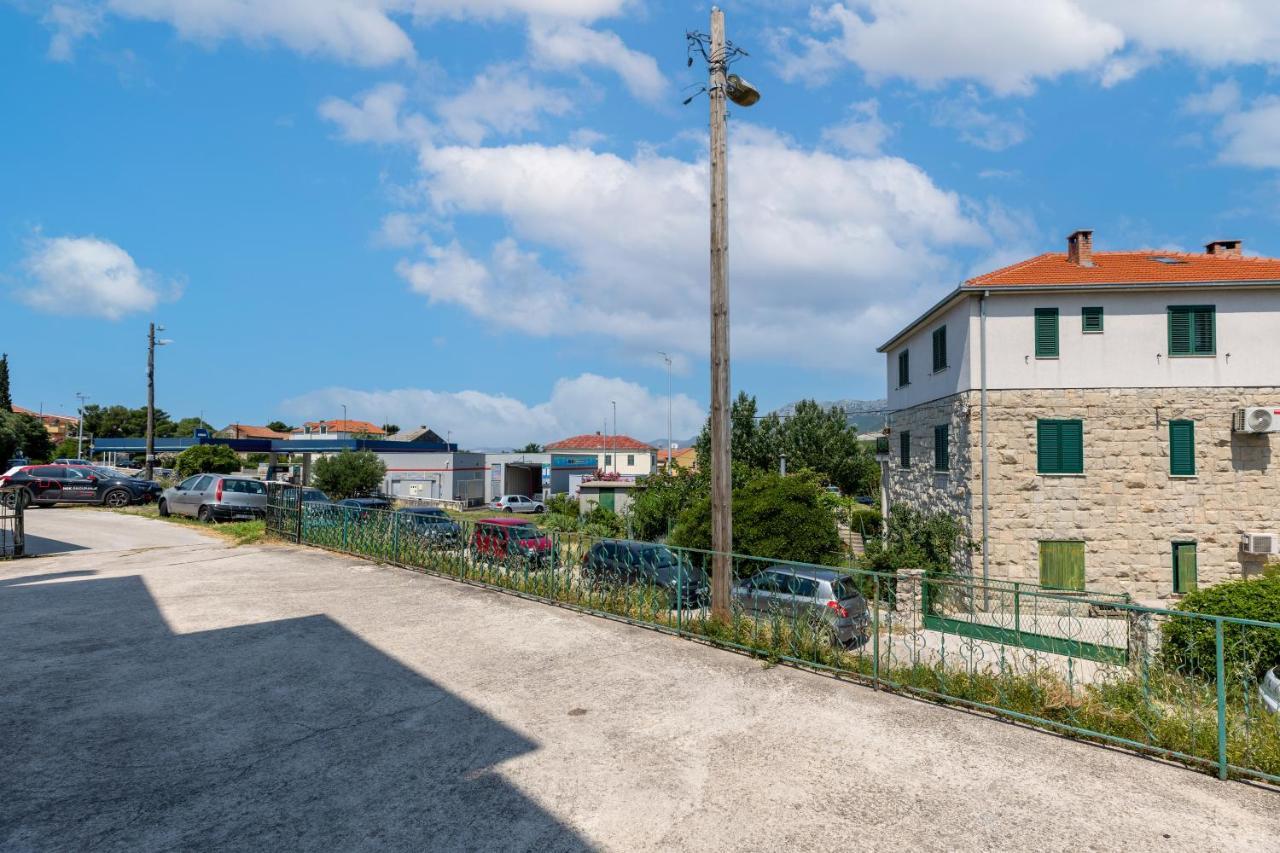 Apartment Ana Солин Экстерьер фото